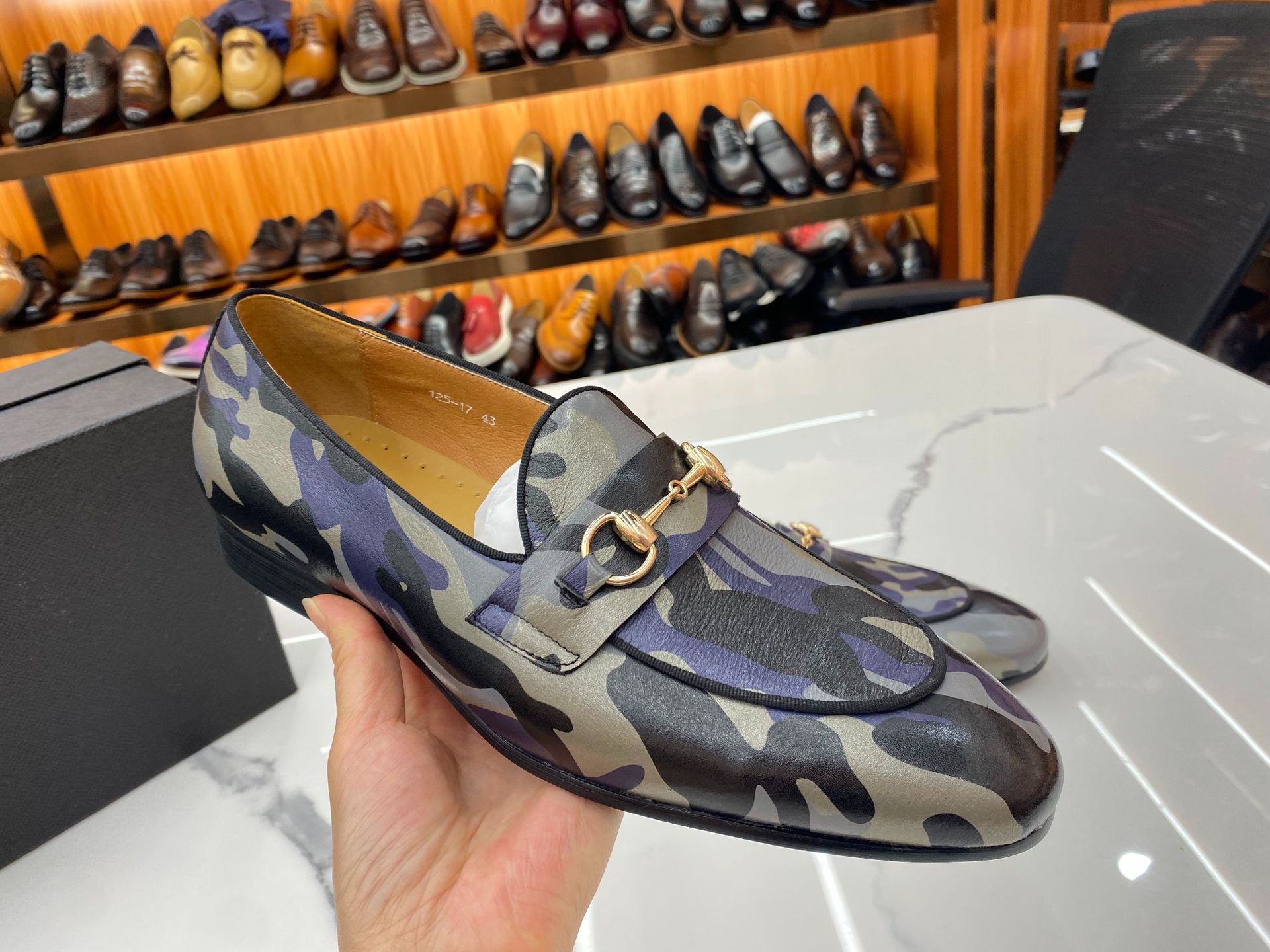Men's Faux Leather Horsebit Lo - огляд і ціна Men'S Shoes Crocs