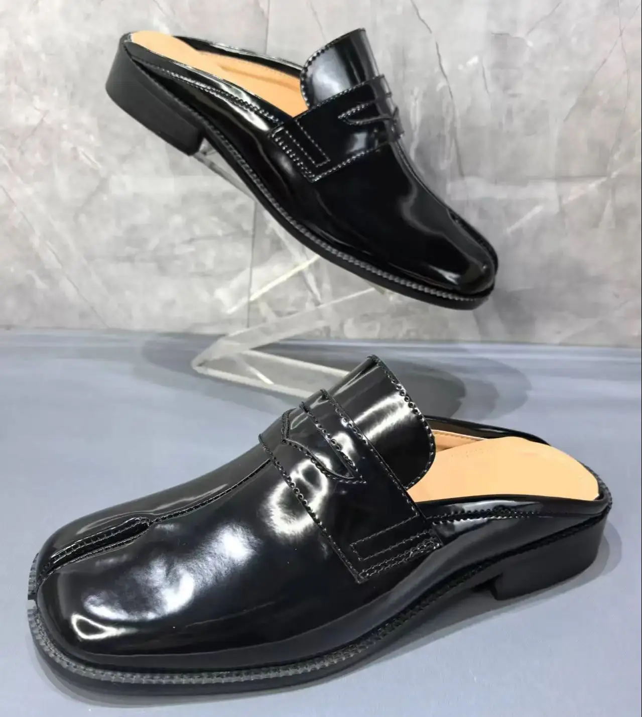Split Toe Tabi Men's Slippers  - огляд і ціна Men'S Shoes With Toes